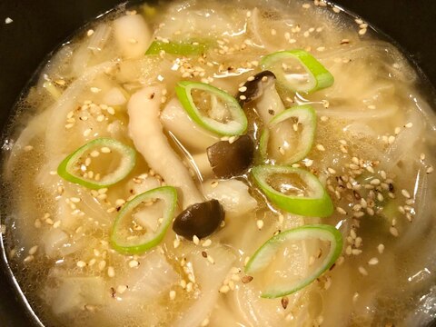 簡単副菜♫新玉ねぎと長ねぎのとろとろ中華風スープ